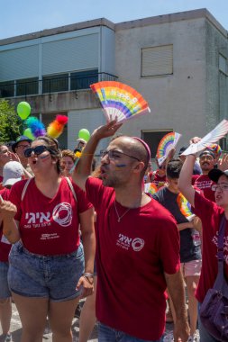 Haifa, İsrail - 22 Haziran 2018: Çeşitli insanlar almak bölüm içinde yıllık gurur geçit töreni Lgbt topluluk, Haifa, İsrail