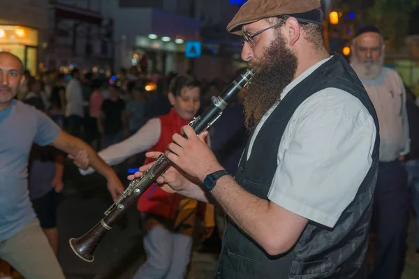 Turvallinen Israel Elokuuta 2018 Klezmer Festivaalin Kohtaus Katumuusikon Yleisön Kanssa — kuvapankkivalokuva