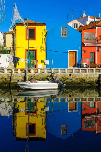 Blick Auf Kanäle Boote Bunte Häuser Und Wäscherei Aveiro Portugal — Stockfoto