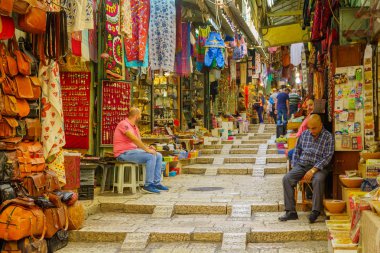 Jerusalem, İsrail - 19 Ekim 2018: Pazar sahne eski şehirde, halkı ve ziyaretçiler, Kudüs, İsrail