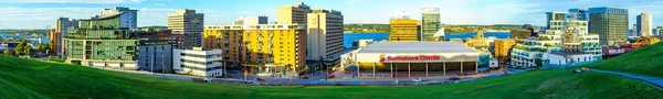 Halifax Kanada Września 2018 Panoramiczny Widok Centrum Miasta Wśród Mieszkańców — Zdjęcie stockowe