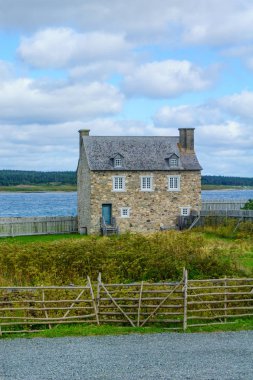 Louisbourg, Kanada - 20 Eylül 2018: Louisbourg, Cape Breton Adası, Nova Scotia, Kanada Kalesi'nin tarihi binalarda