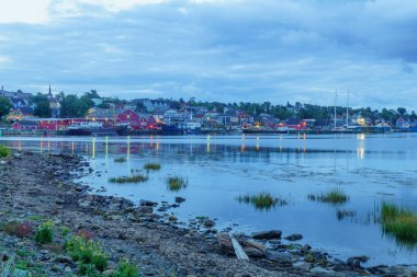 Lunenburg, Kanada - 20 Eylül 2018: Gün batımı görünümü waterfront ve tarihi kent Lunenburg, Nova Scotia, Kanada bağlantı noktası