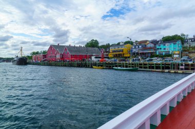 Lunenburg, Kanada - 21 Eylül 2018: Sahne tarihi liman ve waterfront, turist, d., Nova Scotia, Kanada