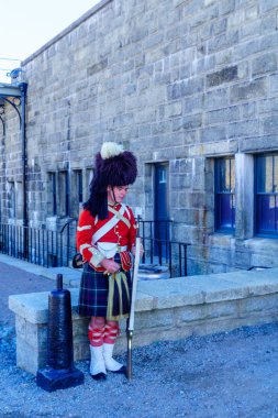 Halifax, Kanada - 23 Eylül 2018: Görünüm, Halifax Citadel, geleneksel üniformalı askerler ile. Nova Scotia, Kanada