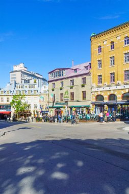 Quebec City, Amerika Birleşik Devletleri - 27 Eylül 2018: Tarihi kentin tarihi binaları, yerliler ve ziyaretçiler, Quebec City, Quebec, Kanada sahne