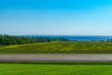 Kırsal ve yakınındaki kuzey Carleton, Prince Edward Island, Kanada Konfederasyonu köprü görünümü