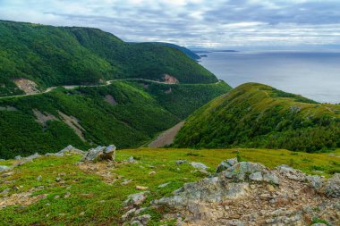 Cape Breton Highlands Ulusal Parkı 'ndaki ufuk çizgisi manzarası, Nova Scotia, Kanada
