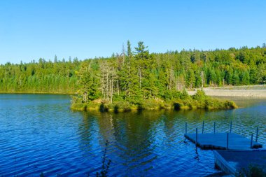 Fundy Milli Parkı, New Brunswick, Kanada Bennett Lake görünümü