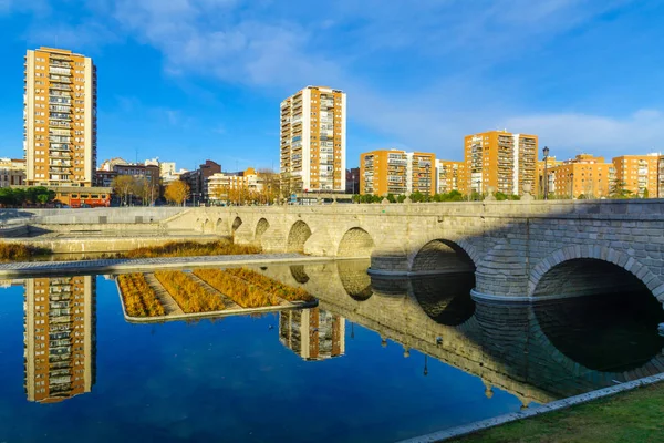 Die Brücke Von Segovia Überquerung Des Flusses Manzanares Madrid Spanien — Stockfoto