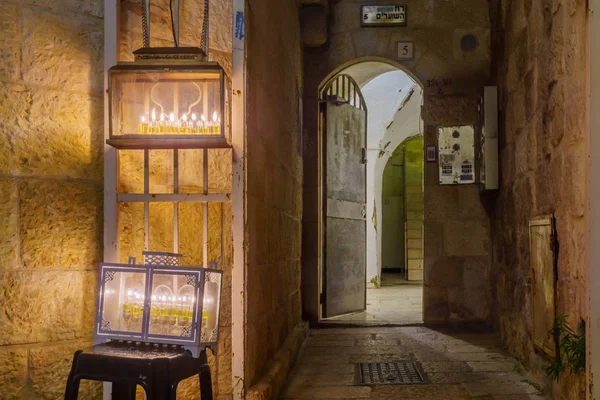 Jerusalem Israël December 2018 Traditionele Menorahs Hanukkah Lampen Met Olijfolie — Stockfoto