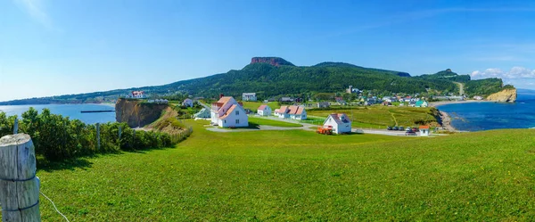 Panoramiczny Widok Wsi Perce Krańcu Półwyspu Gaspe Quebec Kanada — Zdjęcie stockowe