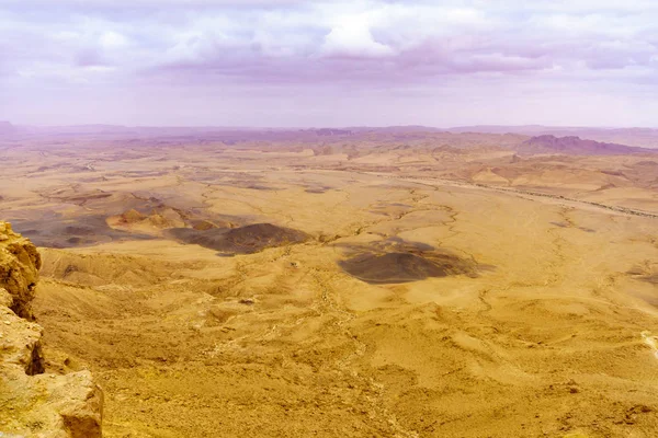 Krajobraz Ramon Makhtesh Krater Księżycowy Pustyni Negev Południowym Izraelu Jest — Zdjęcie stockowe