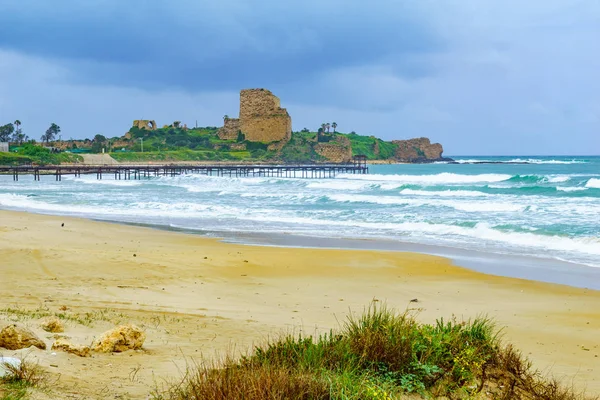 Atlit plaj ve kale (Chateau Pelerin)