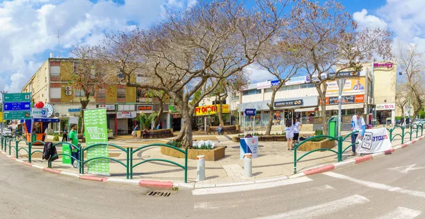 Political activists in Haifa, 4 days before Israel 2019 election — Stock Photo, Image