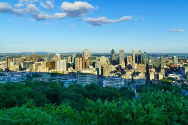 Montreal şehir merkezinin günbatımı manzarası 