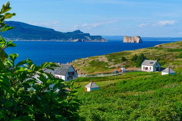 L'île Bonaventure et le rocher de Perce — Photo