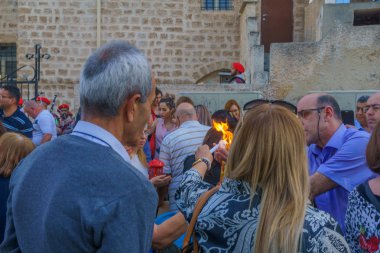 Kutsal Cumartesi geçit töreni, Hai Ortodoks Paskalya kutlamaları nın bir parçası