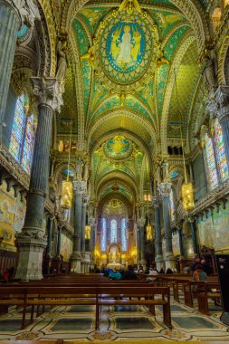 Notre-Dame bazilikası iç, Eski Lyon