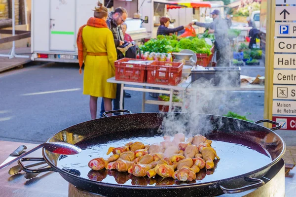 French market scene Le-Bois-de-Oingt, Beaujolais — Stock Photo, Image