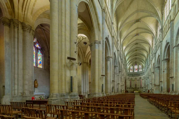 Interior da catedral de Saint-Maurice, em Vienne — Fotografia de Stock