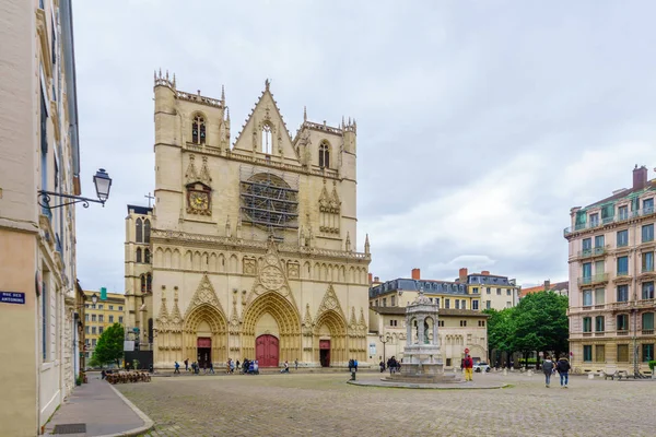 Catedral e praça Saint-Jean, em Lyon Velha — Fotografia de Stock