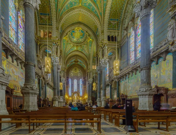 Notre-Dame basilica interior, in Old Lyon — Stock Photo, Image