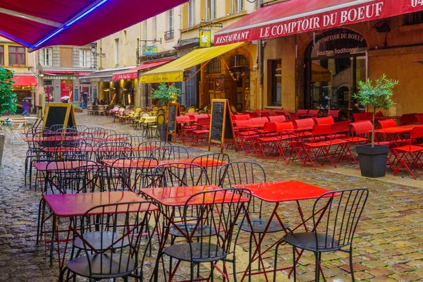 Escena de la calle y la cafetería, en el Viejo Lyon — Foto de Stock