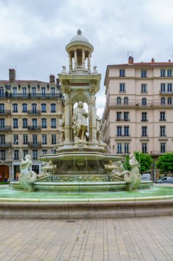 Lyon yer des Jacobins meydanı ve çeşme,