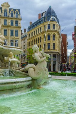 Lyon yer des Jacobins meydanı ve çeşme,