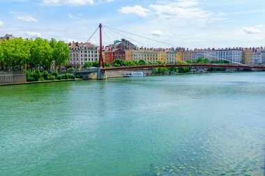 Saone Nehri, renkli evler, Lyon