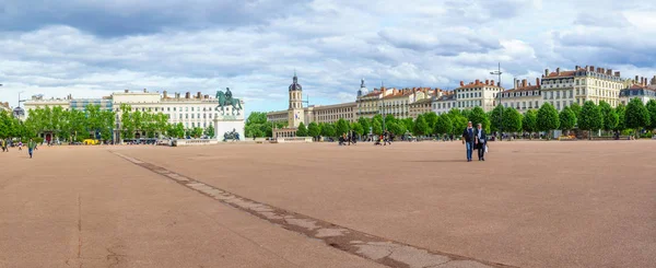 Панорамный вид площади Белкур, в Лионе — стоковое фото