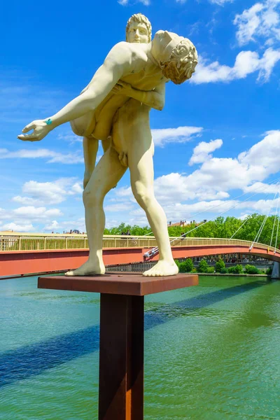 Het gewicht van zichzelf monument, in Lyon — Stockfoto