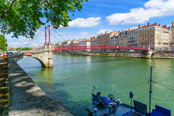 Saone River, och Saint-Gorges Bridge, i gamla Lyon — Stockfoto