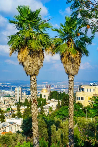 Downtown, Hadar, Bahai shrine and the bay, in Haifa — Stock Photo, Image