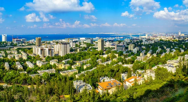 Hayfa şehir merkezi ve liman Panoraması — Stok fotoğraf