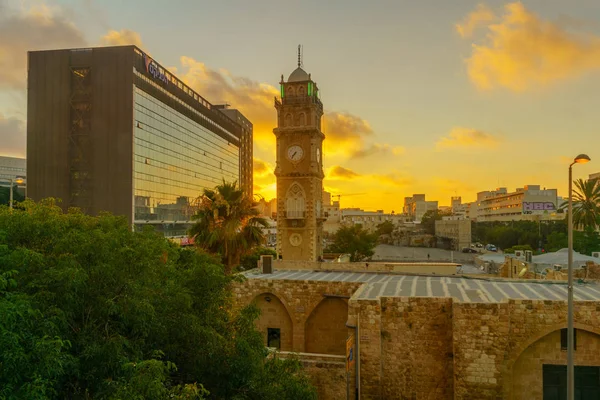 Vista al atardecer del centro, con la Gran Mezquita, Haifa — Foto de Stock