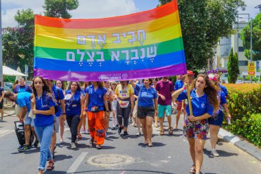 Hayfa 2019 Pride Parade - protesto işaretleri 