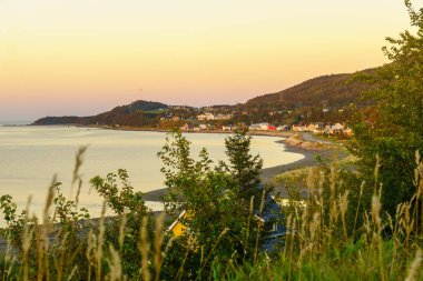 Les Mechins'den gün batımı manzarası
