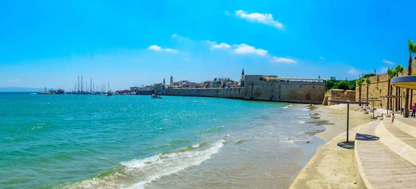 Panorama koňských pláží, mořské zdi a přístavu, Akko — Stock fotografie