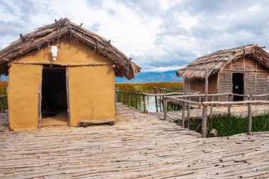 Archeologikos Choros Proistorikos Limneos Ikismos