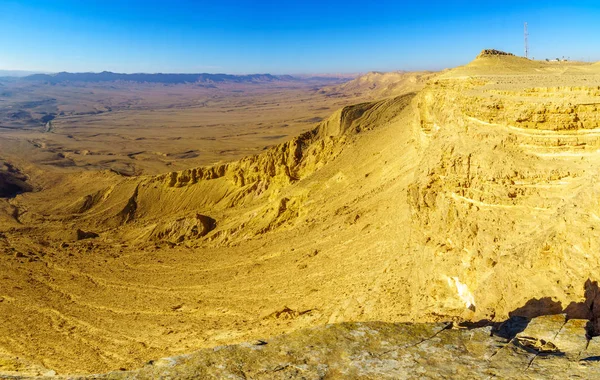 Paisaje panorámico de Makhtesh (cráter) — Foto de Stock