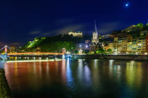 Noční pohled na Saonu a svatého Jiří v Lyonu — Stock fotografie