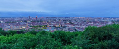 Saint-Jean katedrali, Saone Nehri ve şehir merkezi, akşam, Lyon, Fransa