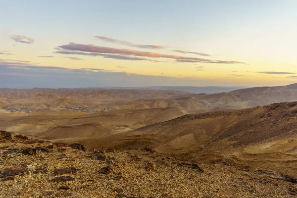 南イスラエルモアブの視点から見たユダヤ砂漠と死海の夕景 — ストック写真