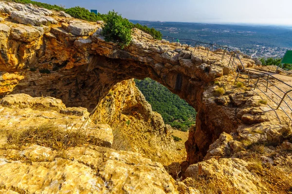 Vista Cueva Keshet Arco Piedra Caliza Que Abarca Los Restos — Foto de Stock