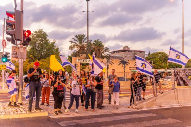 Kiryat Bialik, İsrail - Eylül 04, 2025: Rehine Matan Angrest ve tüm rehine ailelerine destek için 699. gün, Kiryat Bialik, İsrail