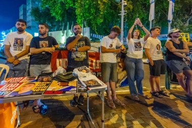 Kiryat Bialik, İsrail - Eylül 04, 2025: Rehine Matan Angrest ve tüm rehine ailelerine destek için 699. gün, Kiryat Bialik, İsrail