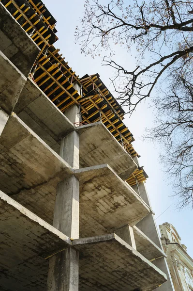 A monolithic frame of a building. Bottom view. — Stock Image Monolithic Frame Building Bottom View Stock Image