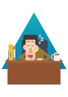 Adam masada oturuyor ve kameraya bakıyor.